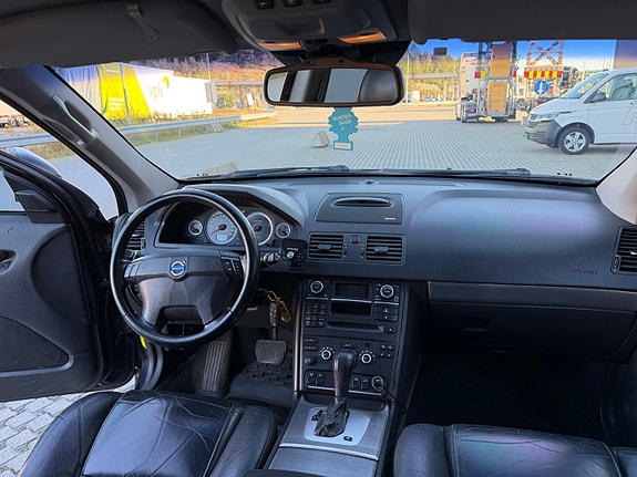 Volvo XC90 22 of 30