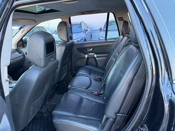 Volvo XC90 17 of 30