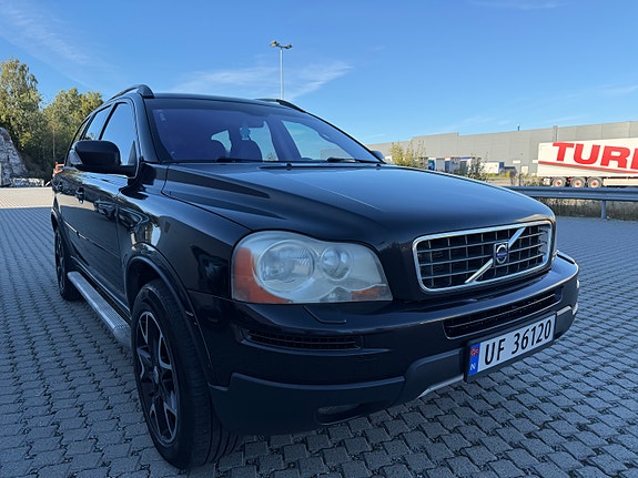 Volvo XC90 4 of 30