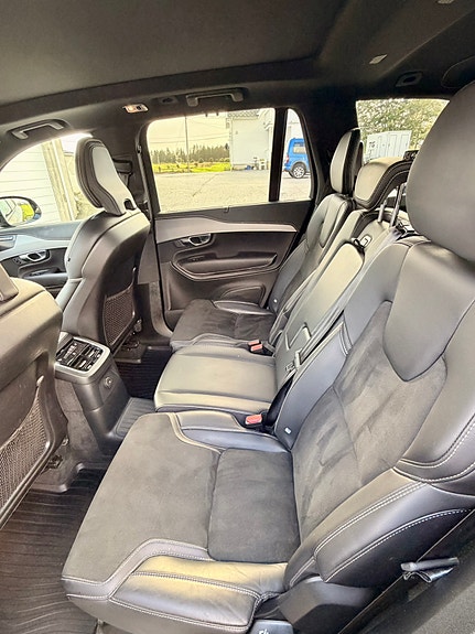 Volvo XC90 15 of 18