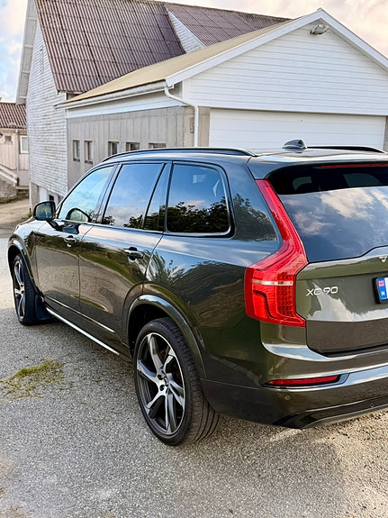 Volvo XC90 10 of 18