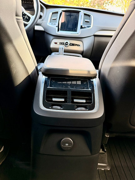 Volvo XC90 17 of 18
