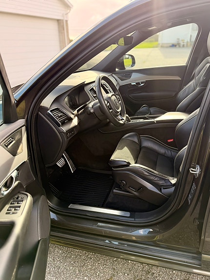 Volvo XC90 12 of 18