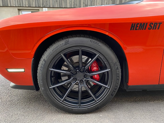 Dodge Challenger 8 of 30