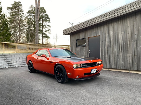 Dodge Challenger 2 of 30