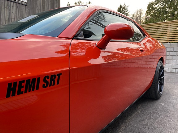Dodge Challenger 7 of 30