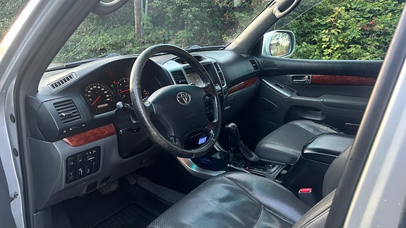 Toyota Land Cruiser 23 of 30