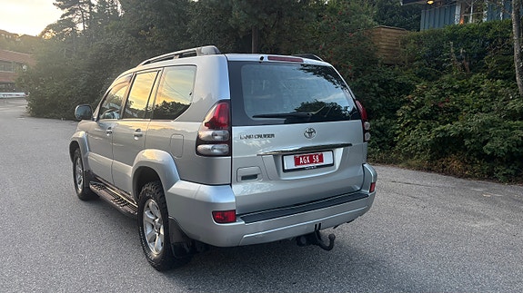Toyota Land Cruiser 9 of 30