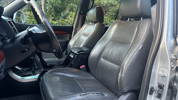 Toyota Land Cruiser 25 of 30