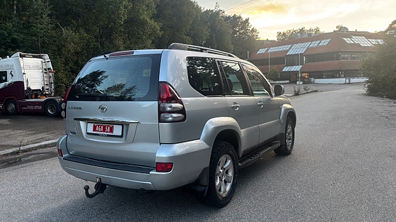 Toyota Land Cruiser 7 of 30