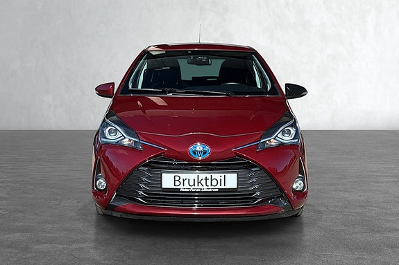 Denne rimelige og driftssikre Toyota Yaris Hybrid kan bli din for kun 1.676 kr/mnd med 30% egenkapital. Løpetid 10 år.