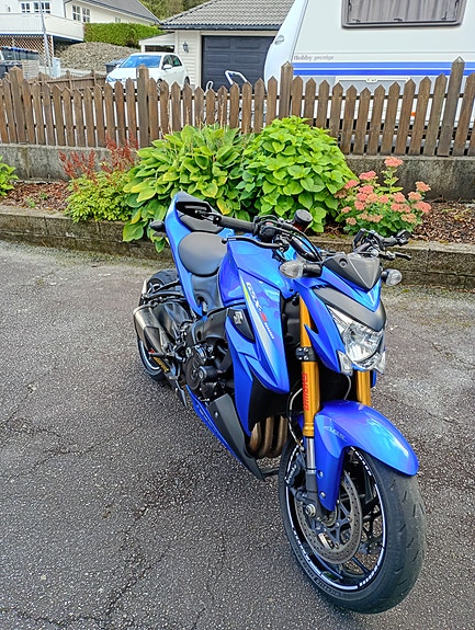Suzuki GSX-S 1000 4 of 8