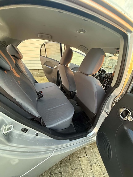 Peugeot iOn 6 of 15