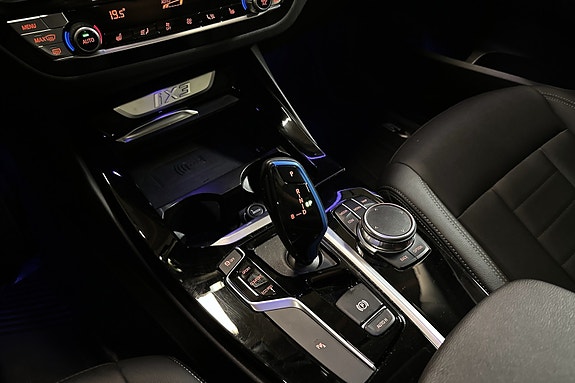 BMW iX3 20 of 24