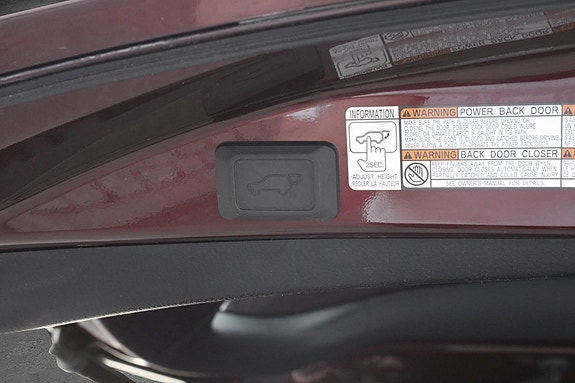 Toyota RAV4 8 of 20