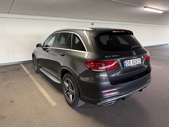 Mercedes-Benz GLC300 e 6 of 30