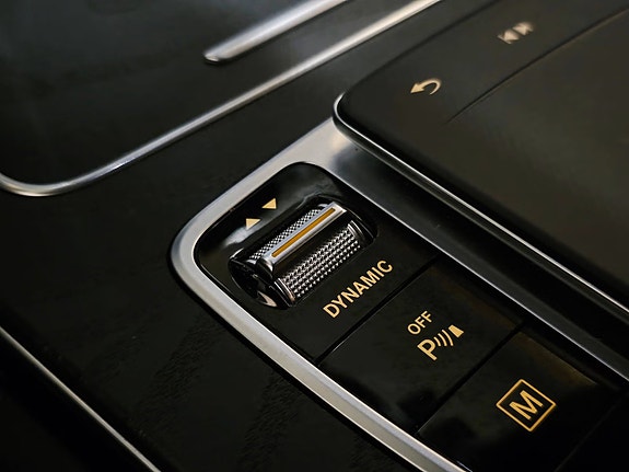 Mercedes-Benz GLC300 e 26 of 30
