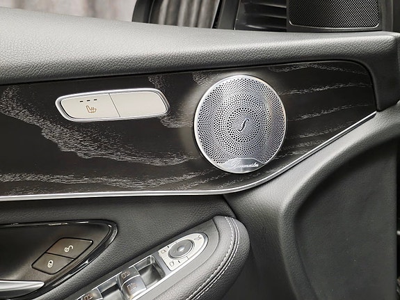 Mercedes-Benz GLC300 e 15 of 30