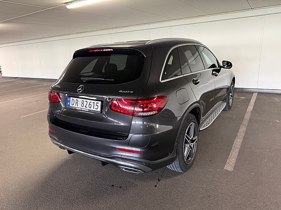 Mercedes-Benz GLC300 e 4 of 30