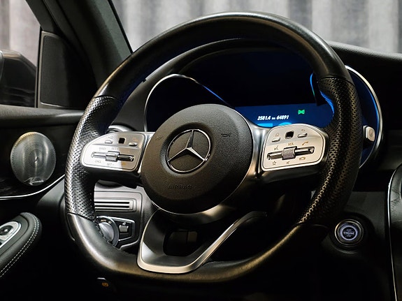 Mercedes-Benz GLC300 e 24 of 30