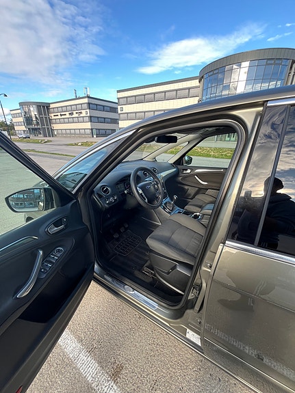 Ford S-MAX 5 of 30
