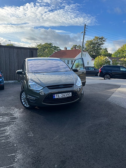 Ford S-MAX 3 of 30
