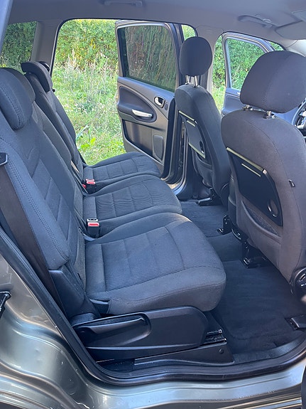Ford S-MAX 27 of 30