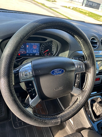 Ford S-MAX 13 of 30