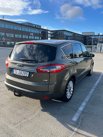 Ford S-MAX 10 of 30