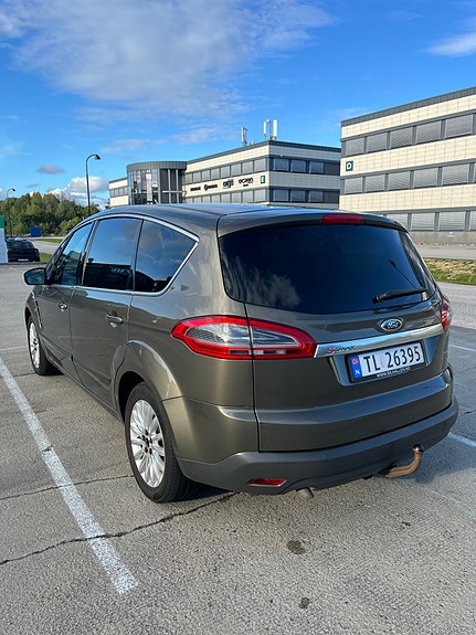 Ford S-MAX 7 of 30