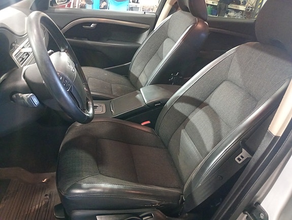 Volvo XC70 14 of 18