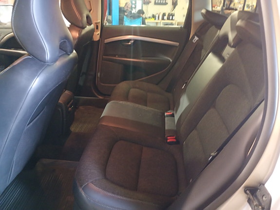 Volvo XC70 15 of 18