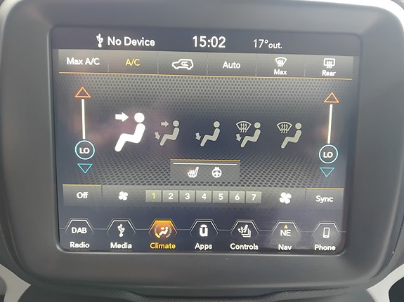Jeep Renegade 23 of 30