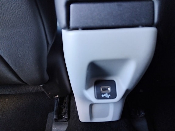 Jeep Renegade 30 of 30