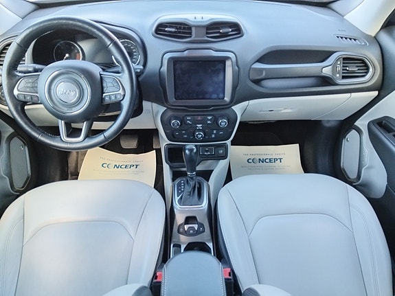 Jeep Renegade 9 of 30