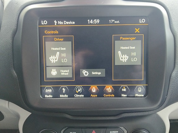 Jeep Renegade 20 of 30