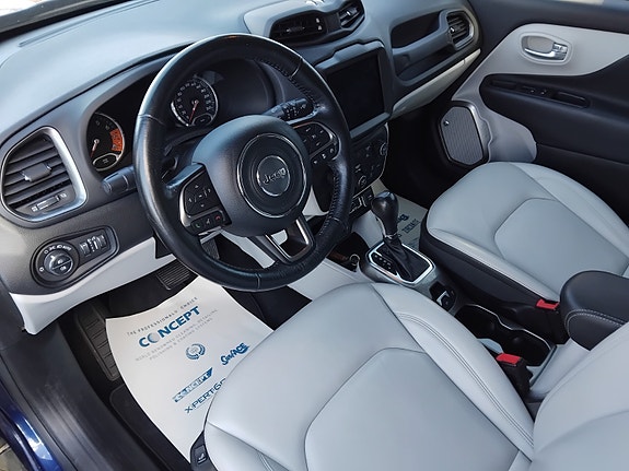 Jeep Renegade 8 of 30