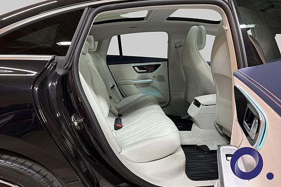 Mercedes-Benz EQE350 16 of 30