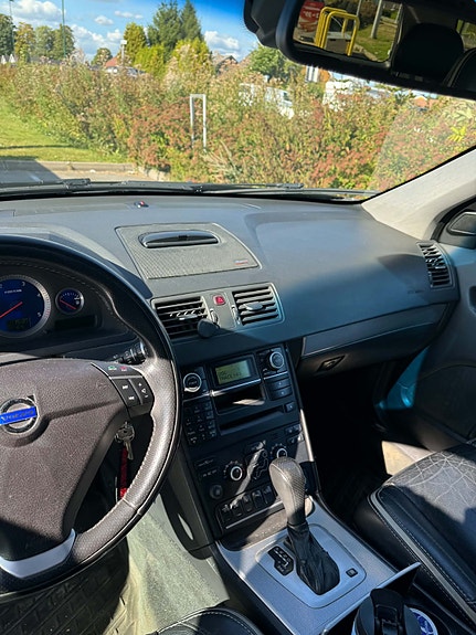 Volvo XC90 7 of 8