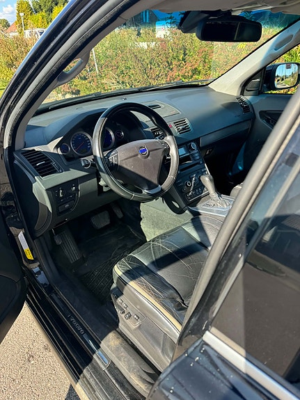 Volvo XC90 5 of 8