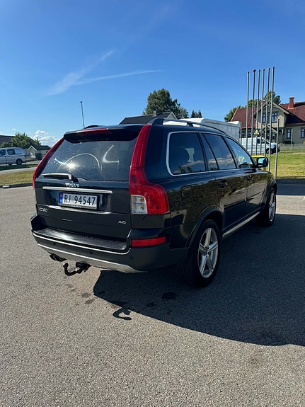 Volvo XC90 3 of 8