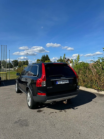 Volvo XC90 4 of 8