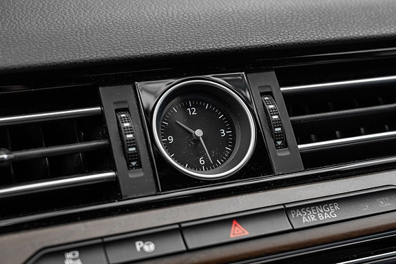 Volkswagen Passat Alltrack 21 of 30