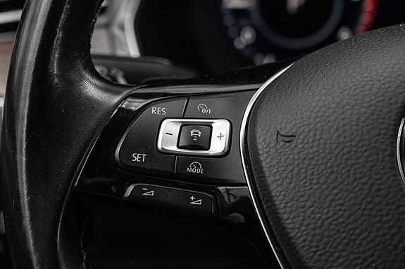 Volkswagen Passat Alltrack 19 of 30