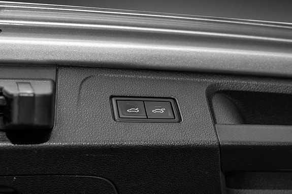 Volkswagen Passat Alltrack 28 of 30