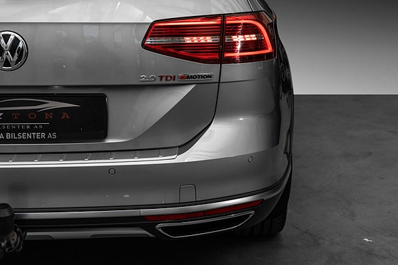 Volkswagen Passat Alltrack 7 of 30