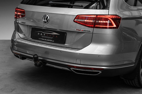 Volkswagen Passat Alltrack 3 of 30