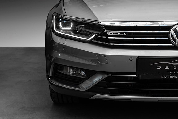 Volkswagen Passat Alltrack 6 of 30