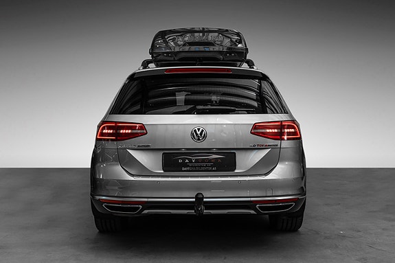 Volkswagen Passat Alltrack 5 of 30