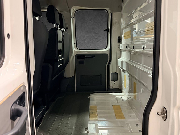 Volkswagen Crafter 27 of 27